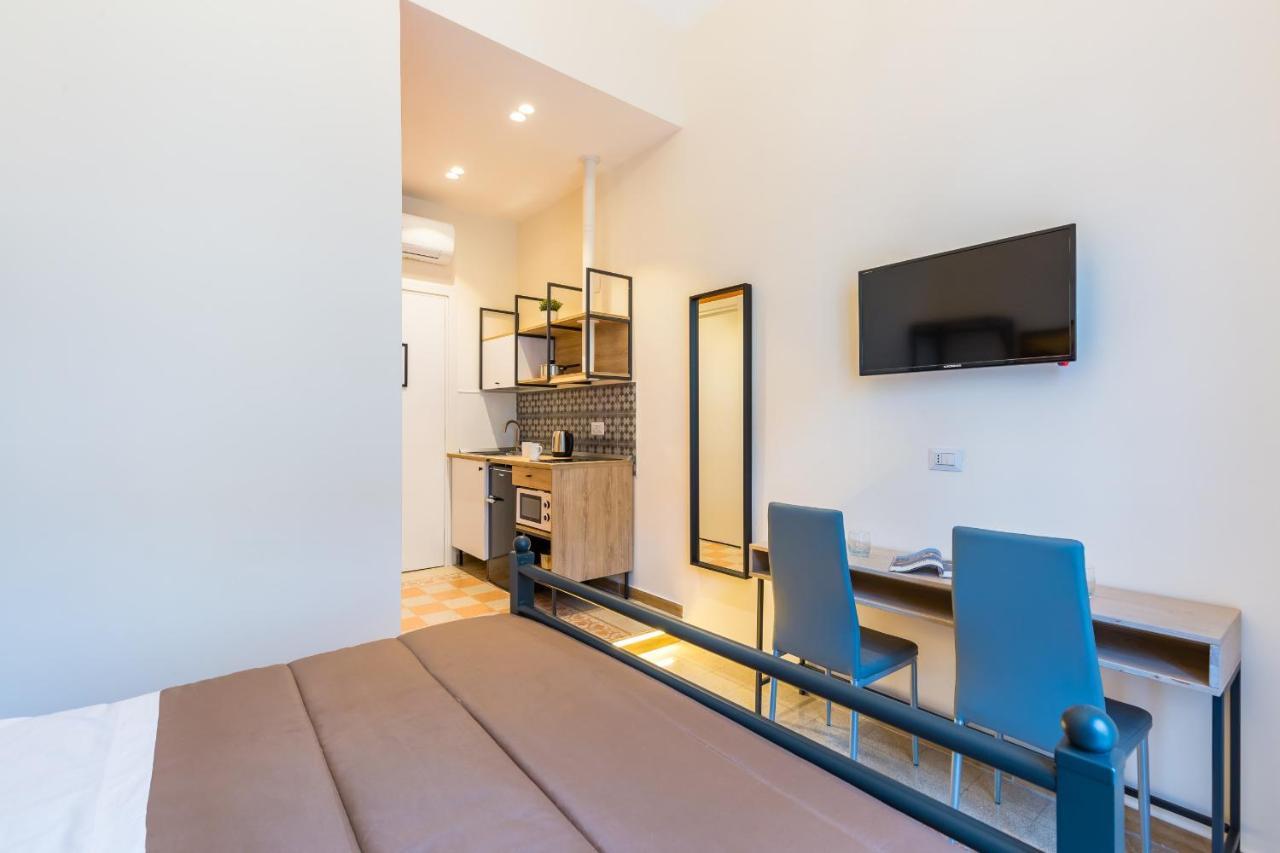 Central Station Apartments & Suites Napoli Exterior foto