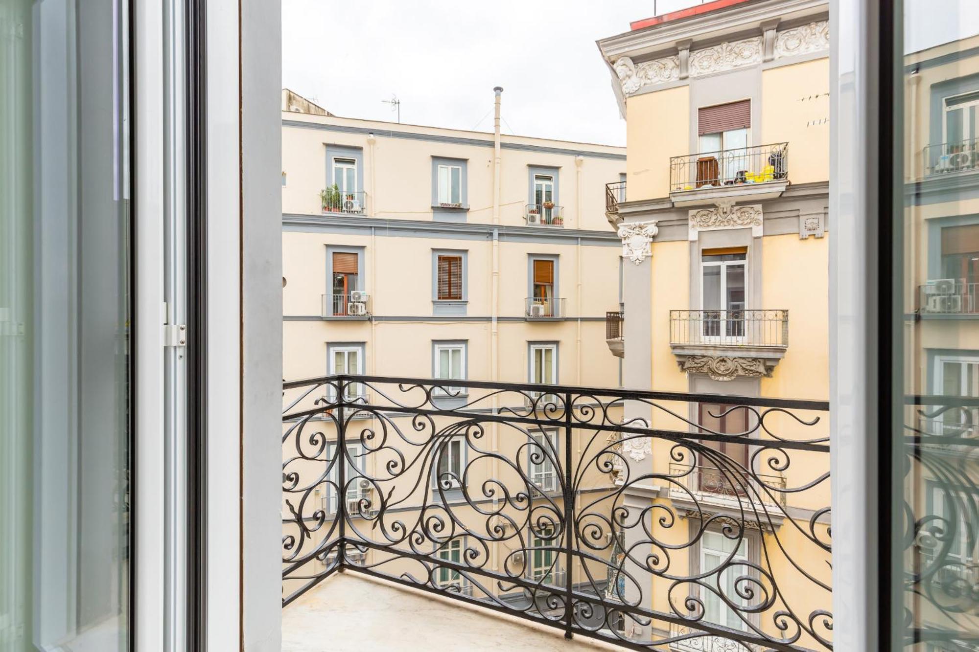 Central Station Apartments & Suites Napoli Exterior foto